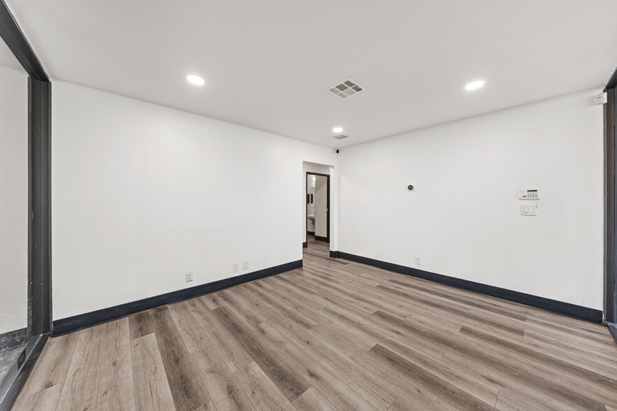 More Photos Of 23282 Peralta Dr, Laguna Hills Warehouse For Sale