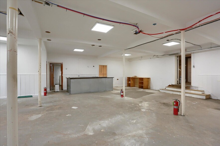 More Photos Of 5948 Linglestown Rd, Harrisburg Restaurant For Sale