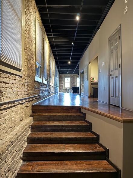 More Photos Of 100 41st St S, Birmingham Loft Creative Space For Sale