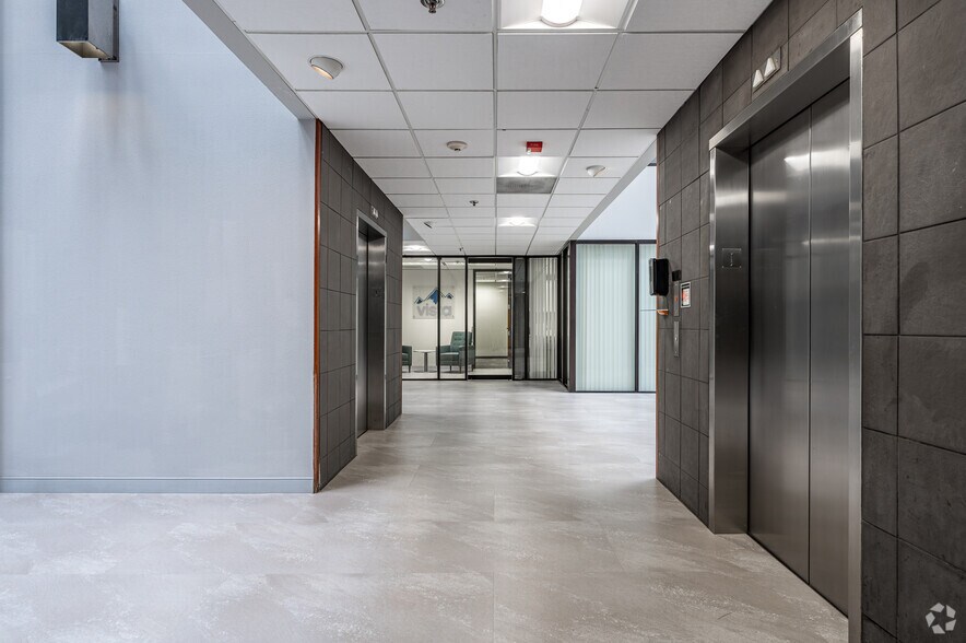 More Photos Of 14275 Midway Rd, Addison Office For Lease