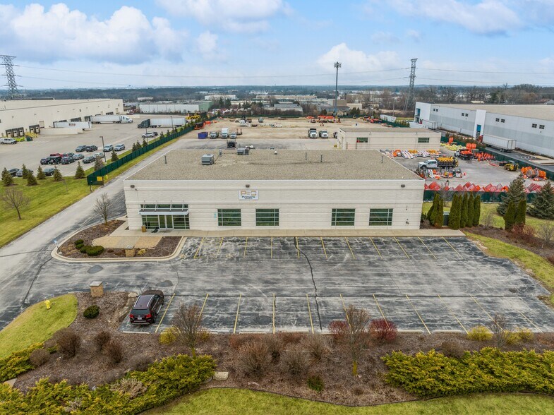 More Photos Of N59W13449 Manhardt Dr, Menomonee Falls Light Distribution For Lease