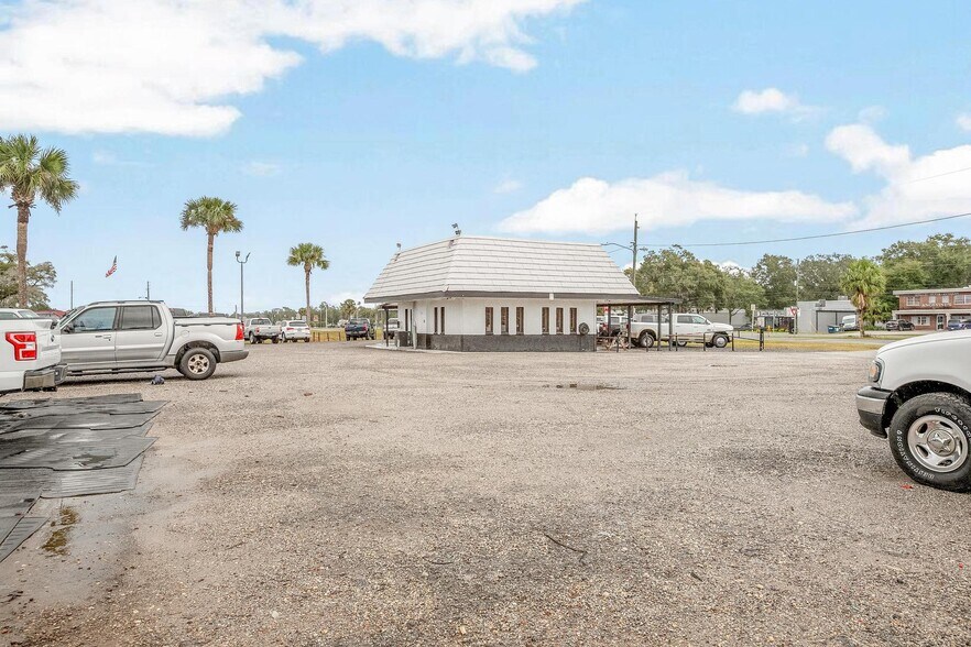 More Photos Of 3000 S Woodland Blvd, Deland Auto Dealership For Sale