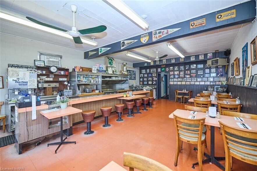 More Photos Of 5784 Stanley Ave, Niagara Falls Restaurant For Lease