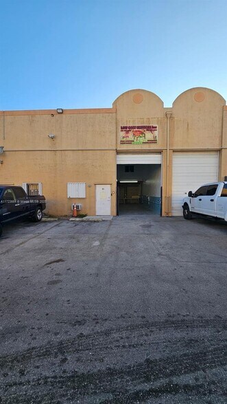 More Photos Of 1723-1745 W 37th St, Hialeah Showroom For Sale
