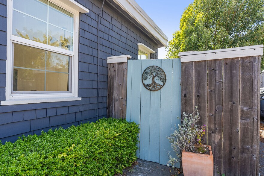 More Photos Of 125-131 Camino Alto, Mill Valley Office For Lease