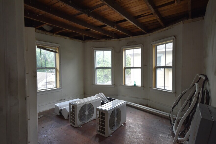 More Photos Of 309 White Horse Pike, Haddon Heights Office For Sale