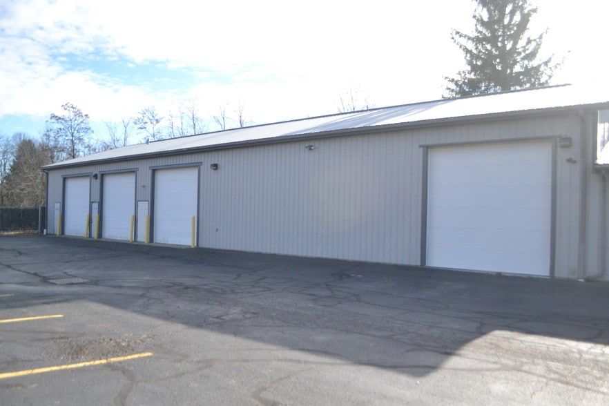 More Photos Of 11324 Johnstown Rd, New Albany Warehouse For Sale