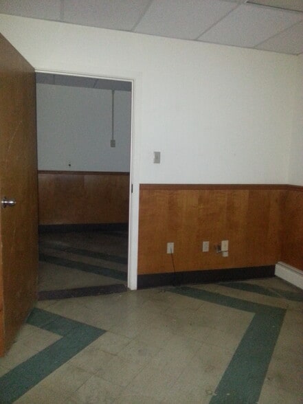 More Photos Of 722 Spring St, Reading Manufacturing For Sale