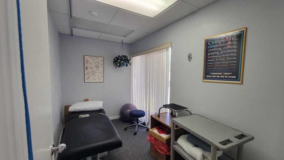 More Photos Of 2831 Ringling Blvd, Sarasota Medical For Sale