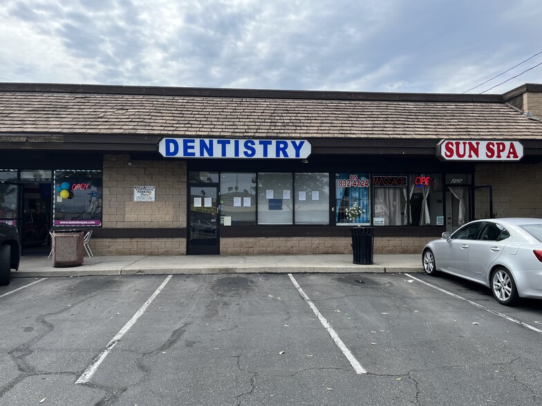 Primary Photo Of 1251-1271 Saviers Rd, Oxnard General Retail For Lease