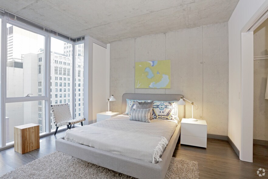 More Photos Of 215 W Lake St, Chicago Apartments For Lease