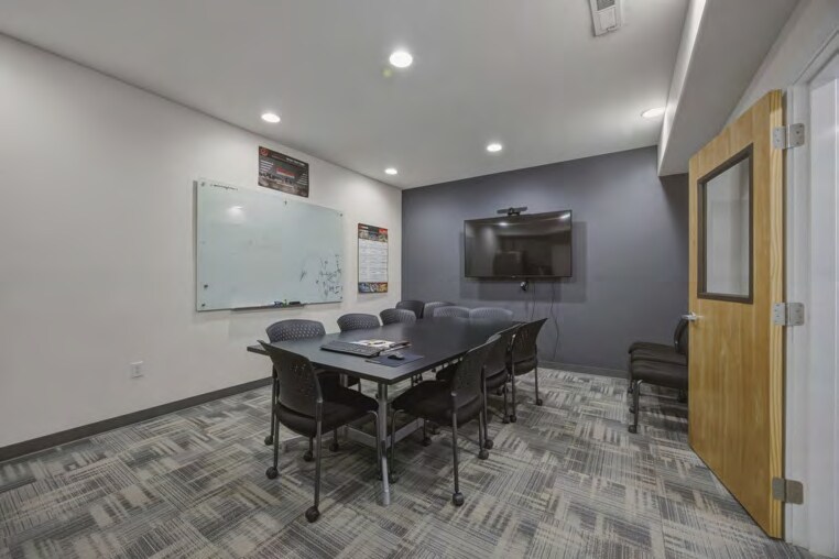More Photos Of 2213 Henderson Loop, Richland Warehouse For Sale