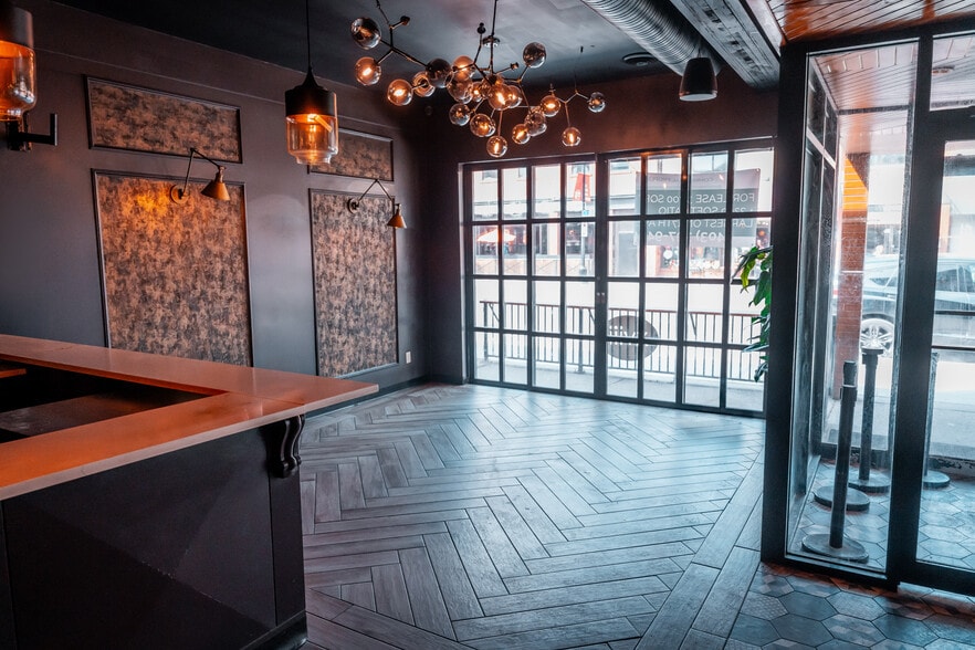 More Photos Of 1005 17th Ave SW, Calgary Storefront For Lease