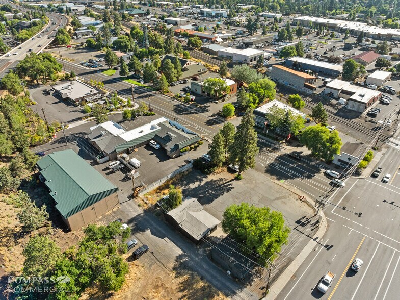 More Photos Of 1819 NE Division St, Bend Freestanding For Sale