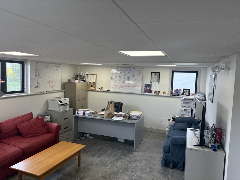 More Photos Of 2660 Warwick Ave, Warwick Office For Sale