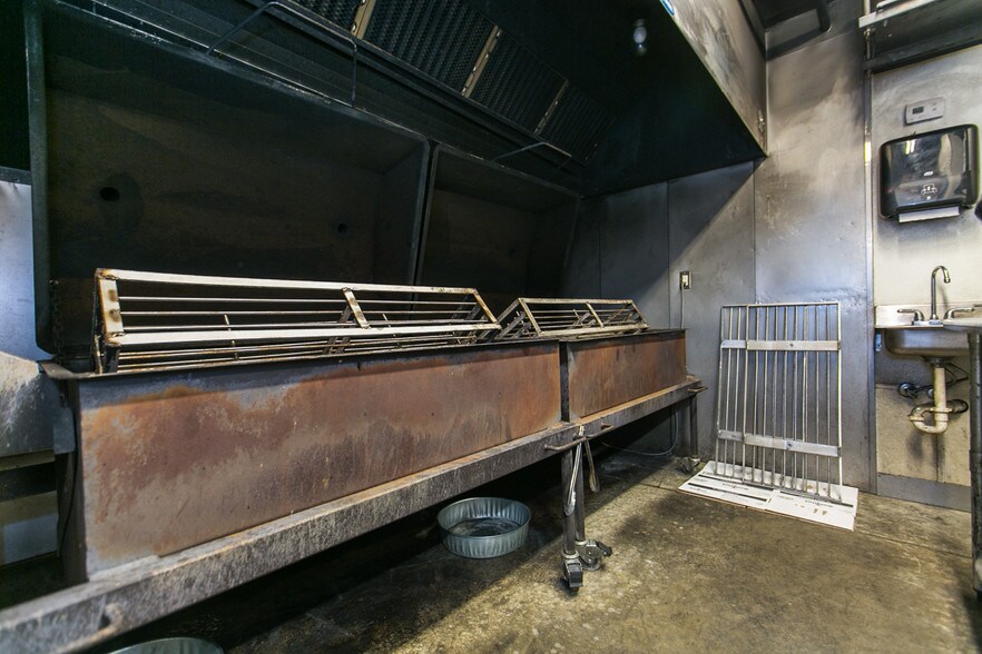 More Photos Of 163 Main St, Dubuque Restaurant For Sale