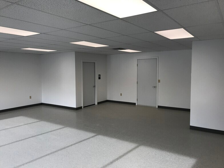 More Photos Of 18621 OH-7, Marietta Serviced Offices For Lease
