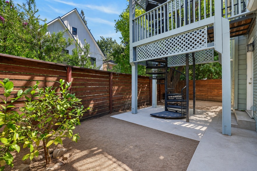 More Photos Of 2409 I St, Sacramento Apartments For Sale