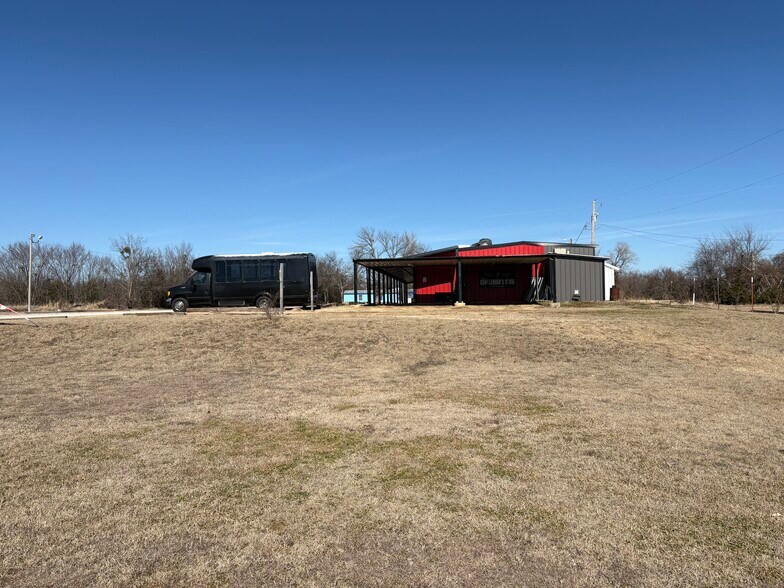 More Photos Of 1704 E Hwy 70, Kingston Bar For Sale