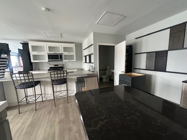 More Photos Of 2916-2918 Battleground, Greensboro General Retail For Lease