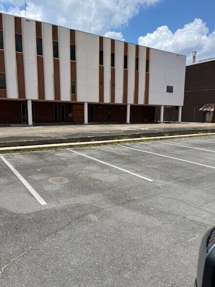 More Photos Of 121 W 6th Ave, Pine Bluff Office For Sale