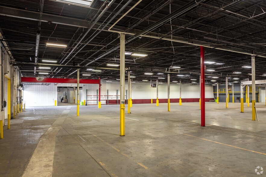 More Photos Of 910 10th St, Plano Warehouse For Lease