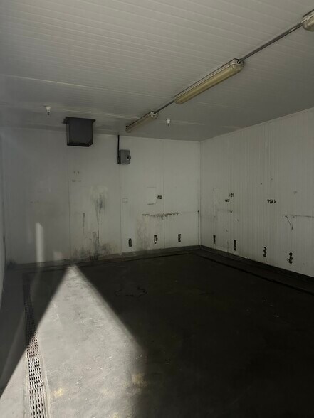 More Photos Of 3360 E Ajo Way, Tucson Warehouse For Lease