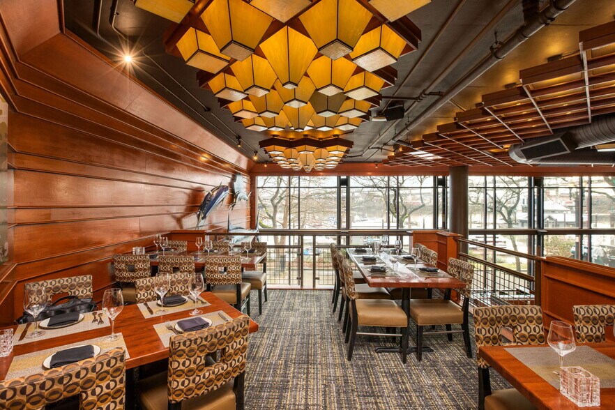 More Photos Of 309 S Montgomery St, Portland Restaurant For Sale