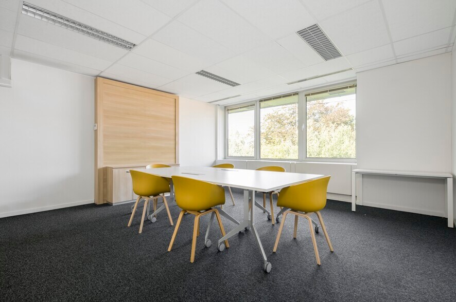 More Photos Of 210 N Main St, Oshkosh Coworking Space