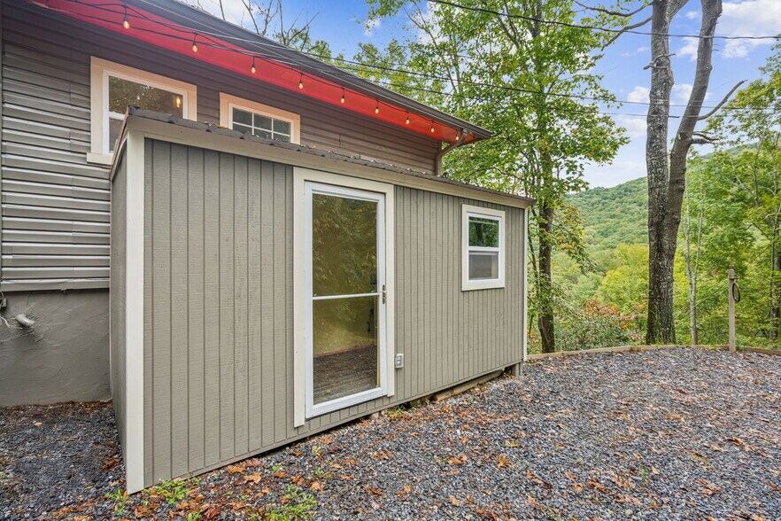 More Photos Of 4113 White Oak Dr, Hiawassee Apartments For Sale