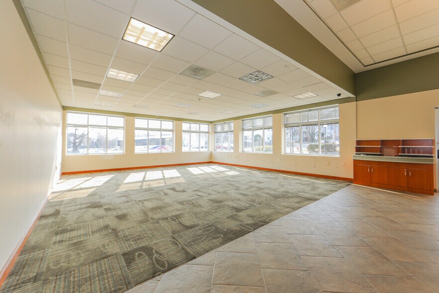 More Photos Of 1610 Main Ave, Clifton Bank For Sale