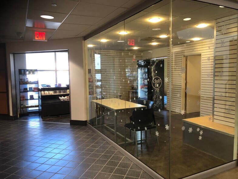 More Photos Of 584 N State Rd, Briarcliff Manor Village Health Club For Lease