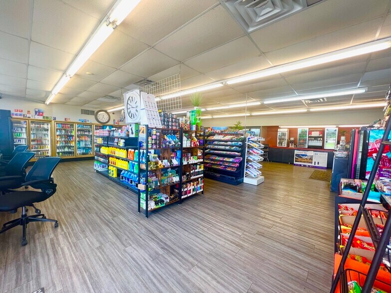 More Photos Of 1625 W Cardinal Dr, Beaumont Service Station For Sale