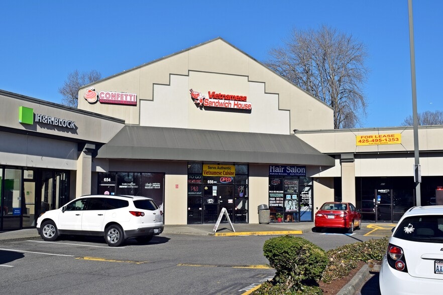 More Photos Of 640-680 Strander Blvd, Tukwila General Retail For Lease