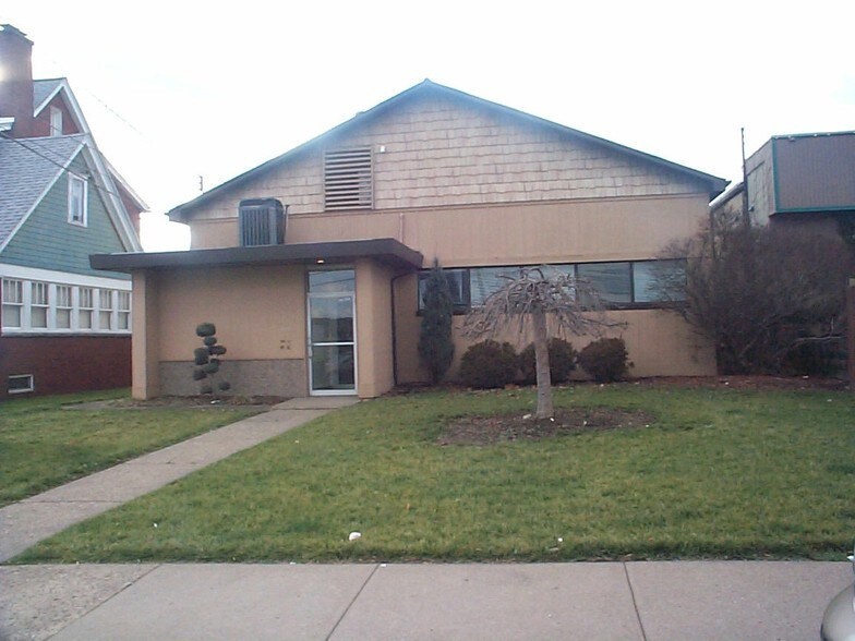 Primary Photo Of 902 22nd St, Aliquippa Office For Sale