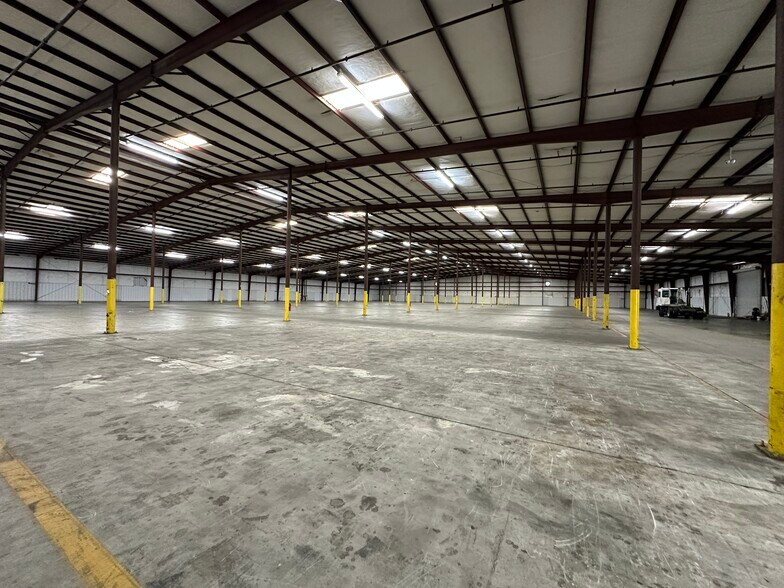 More Photos Of 980 Bourne Ave, Savannah Warehouse For Lease