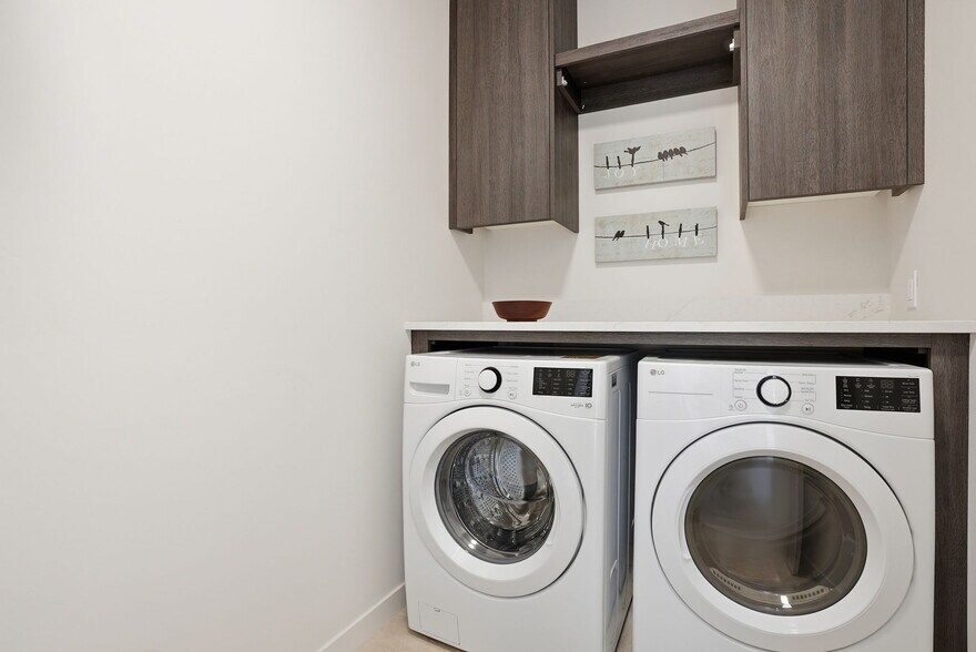 More Photos Of 210 SW Log Ct, Bend Apartments For Sale