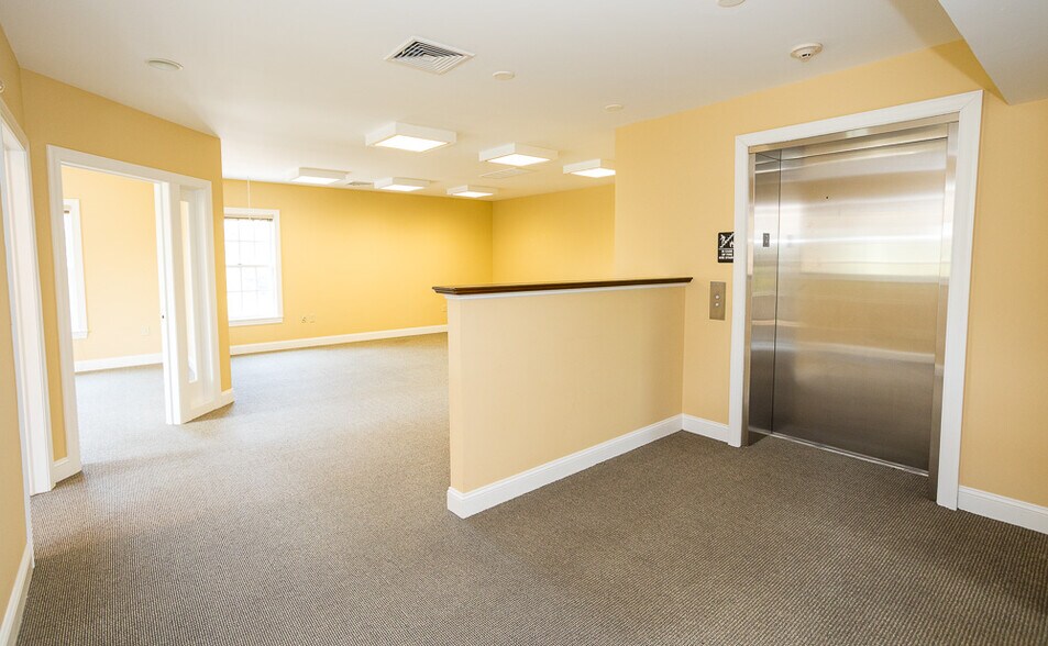More Photos Of 178 Center St, Clinton Township Medical For Lease