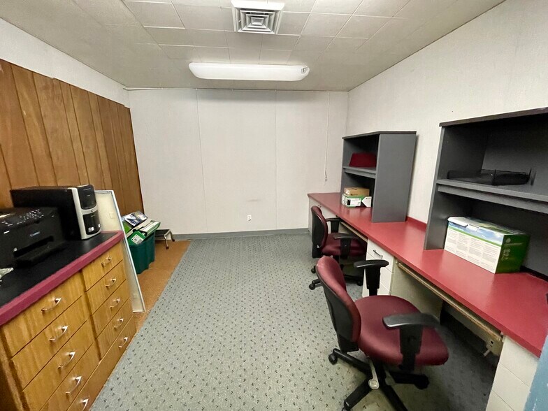 More Photos Of 460 Gidney Ave, Newburgh Medical For Lease