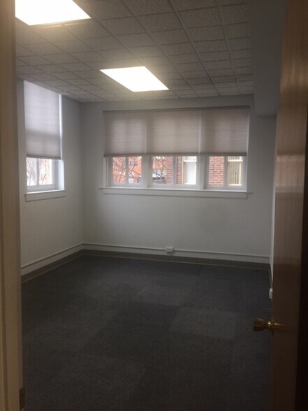 More Photos Of 1112 Church St, Lynchburg Office For Sale