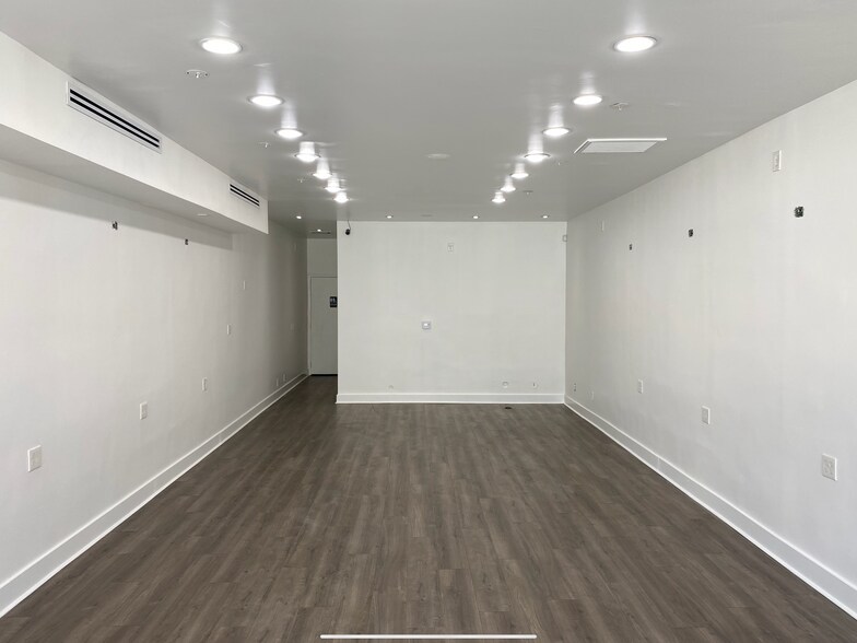 More Photos Of 7368-7374 Melrose Ave, Los Angeles Storefront For Lease