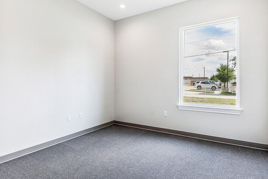 More Photos Of 7469 Pennsylvania Dr, Amarillo Office For Lease