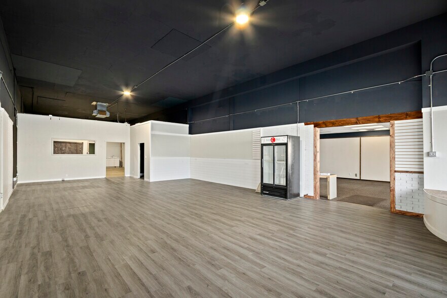 More Photos Of 1005 Main St, Buhl Storefront Retail Residential For Sale