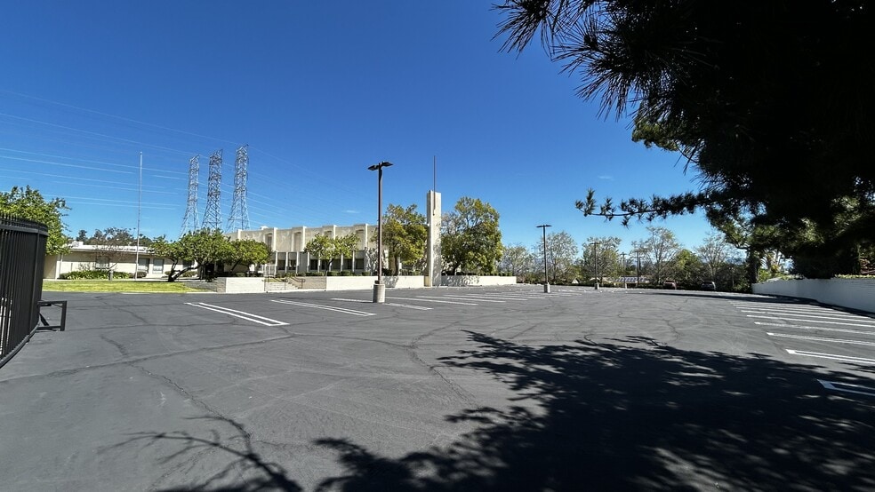 More Photos Of 11315 White Oak Ave, Granada Hills Specialty For Sale