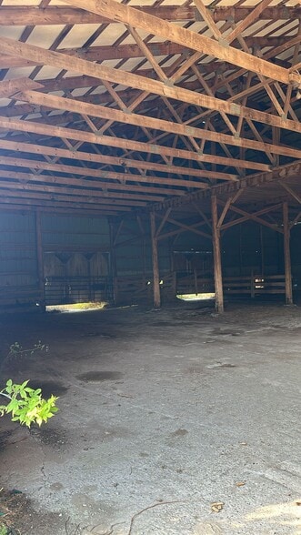 Primary Photo Of 7076 5th Side Rd, Innisfil Warehouse For Lease