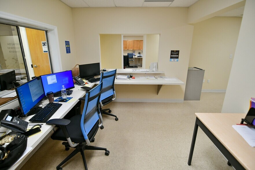 More Photos Of 1128 N Laura St, Jacksonville Medical For Sale