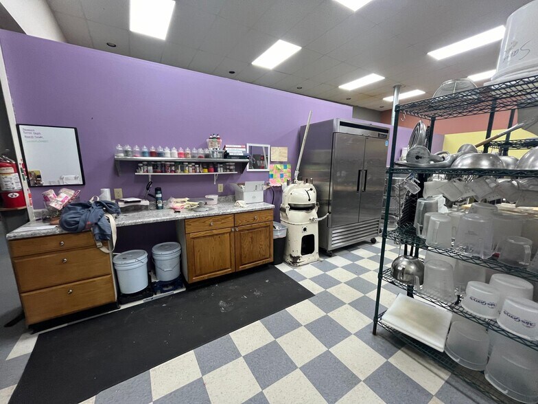 More Photos Of 704 E C St, Valentine Restaurant For Sale