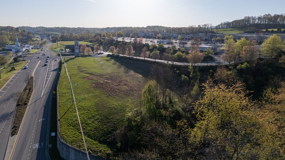 More Photos Of 16600 Highlands Center Blvd, Bristol Land For Lease