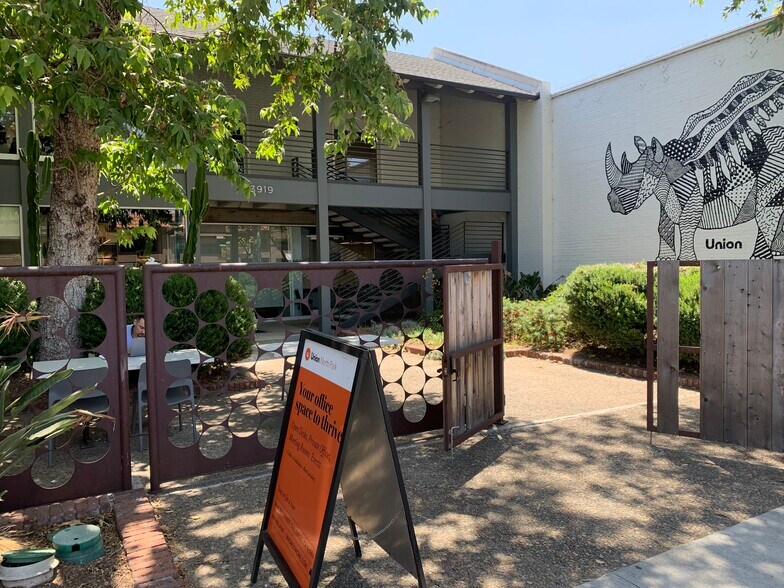 More Photos Of 3919 30th St, San Diego Coworking Space