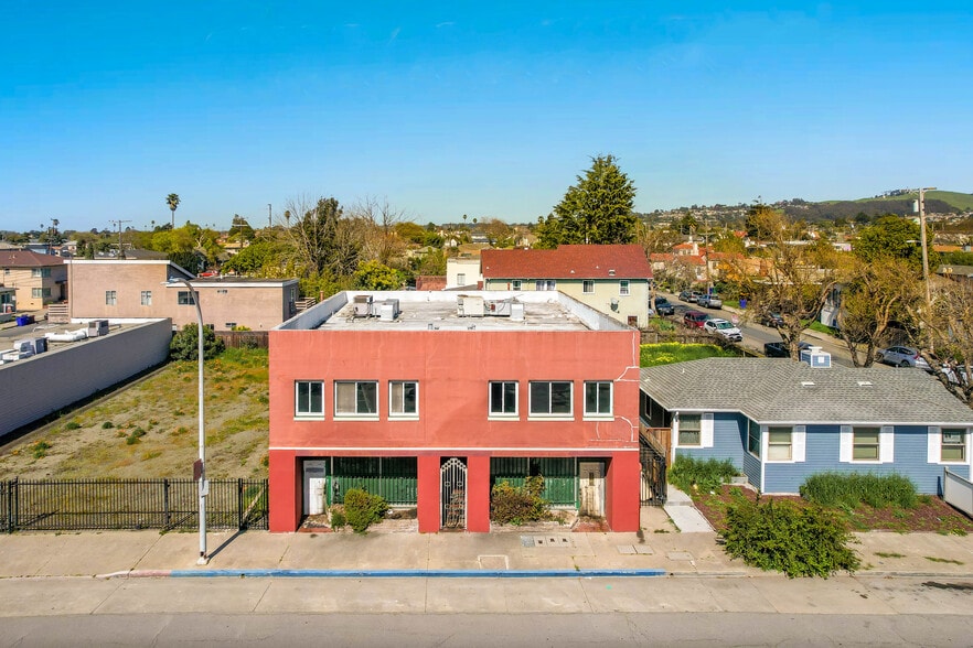 More Photos Of 2919--2923 MacDonald Ave, Richmond Office Residential For Sale